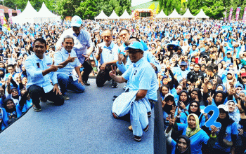 Senam Gemoy Relawan Kopi Pagi Di Alun-alun Lemahabang, Cirebon Diikuti Menteri Perindustrian