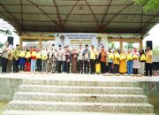 Pemkab. Solok Selatan Memberikan Bantuan Seragam Sekolah Untuk Siswa SMA/SMK dan Mengadakan Bazar Murah