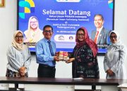 Ketua Umum PINKAN Serahkan Peralatan Kolintang untuk ISI Padangpanjang