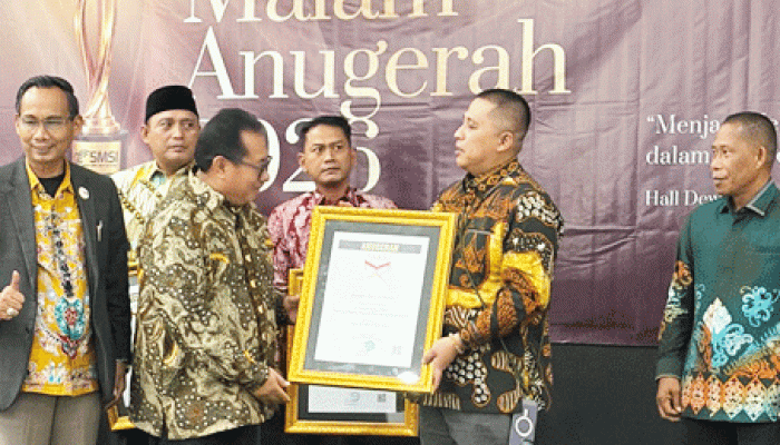 Wali Kota Padang Panjang H. Hendri Arnis Raih Anugerah SMSI 2026, Diakui sebagai Tokoh Penjaga Kemerdekaan Pers