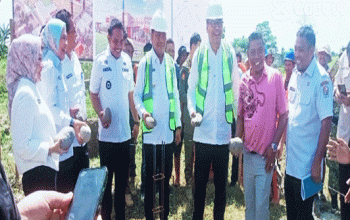 Peletakan Batu Pertama RSUD Hamparan Perak, Bupati Asri Ludin Tekankan Percepatan Pembangunan dan Normalisasi Sungai
